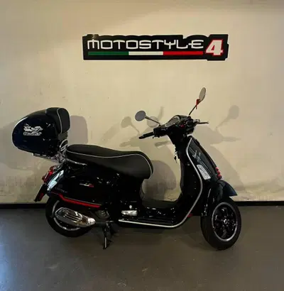 Vespa GTS 300 Super Hpe (2021 - 22) usata