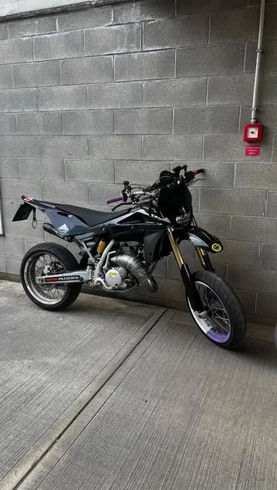 Husqvarna SM 125 (2008) usata