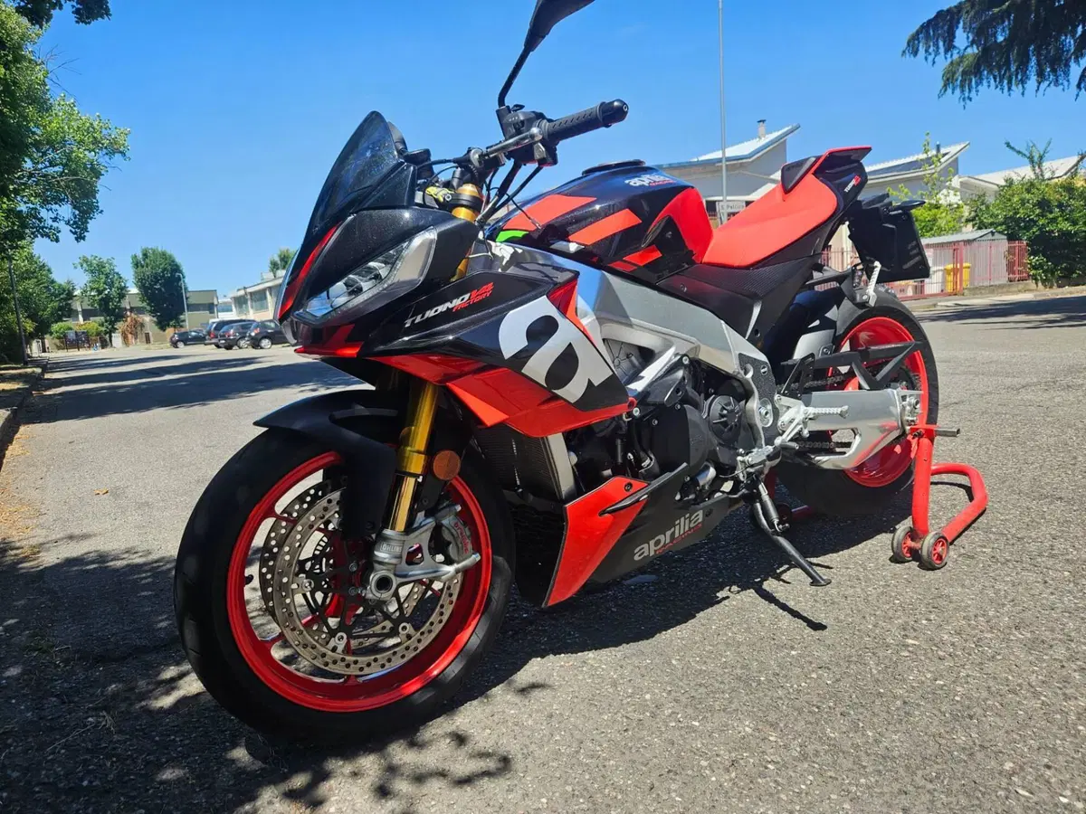 Aprilia Tuono V4 Factory (2021 - 24) (3)