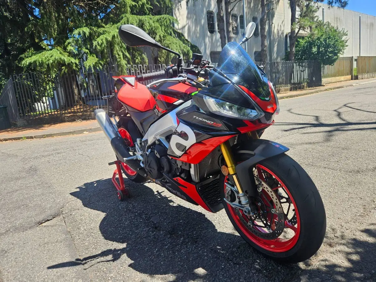Aprilia Tuono V4 Factory (2021 - 24) (4)