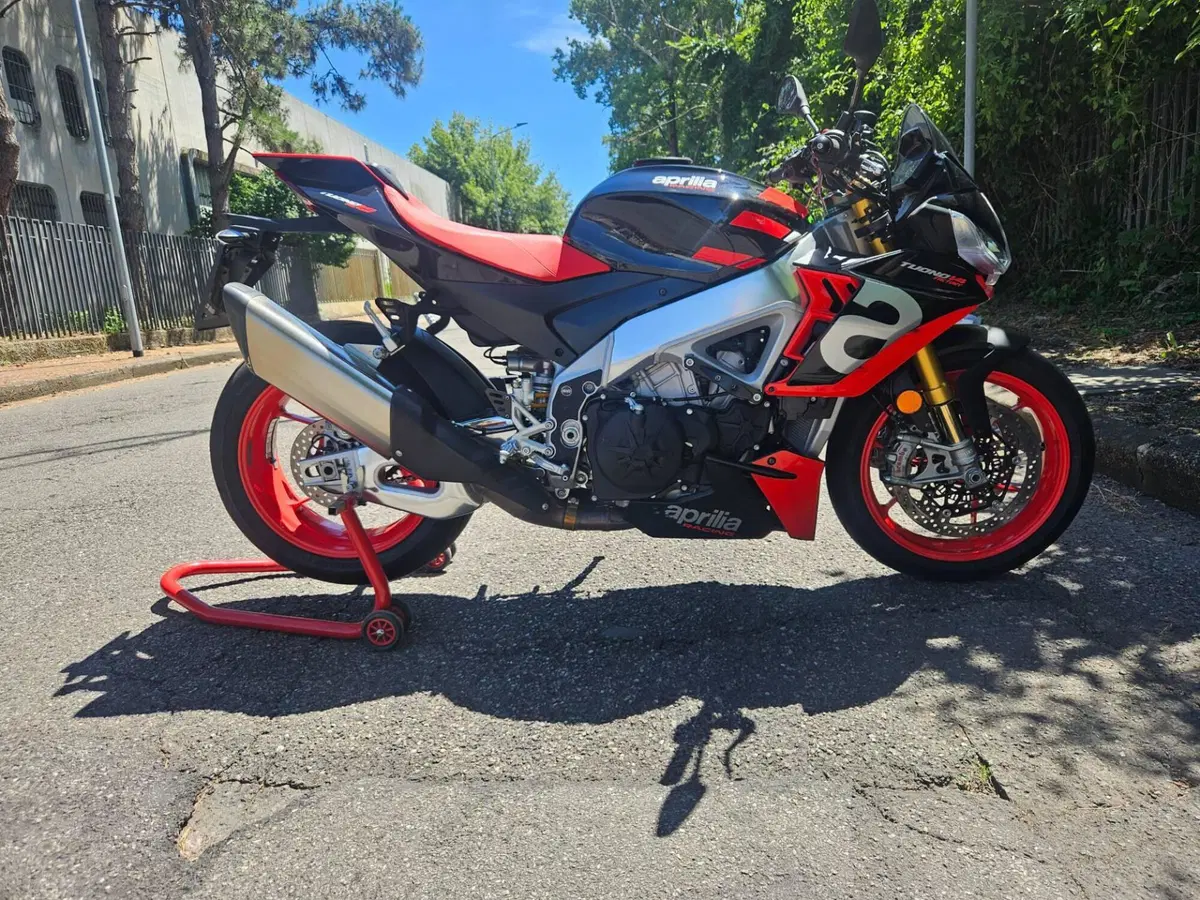 Aprilia Tuono V4 Factory (2021 - 24) (6)
