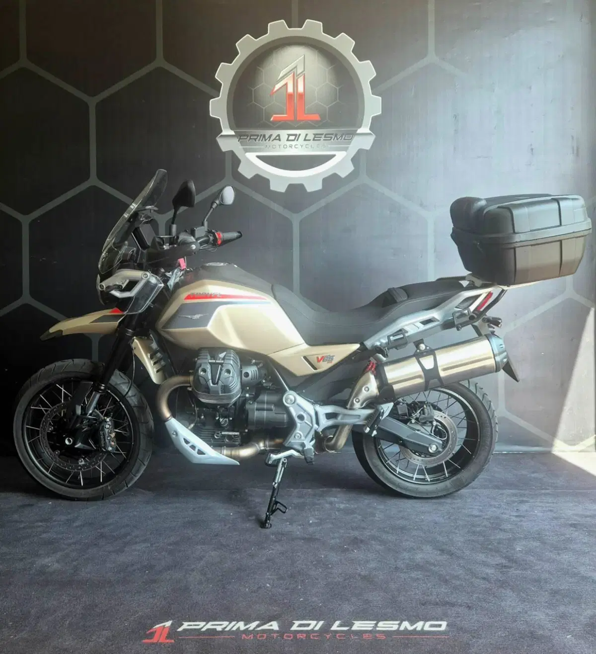 Moto Guzzi V85 TT Travel (2024 - 26) (6)