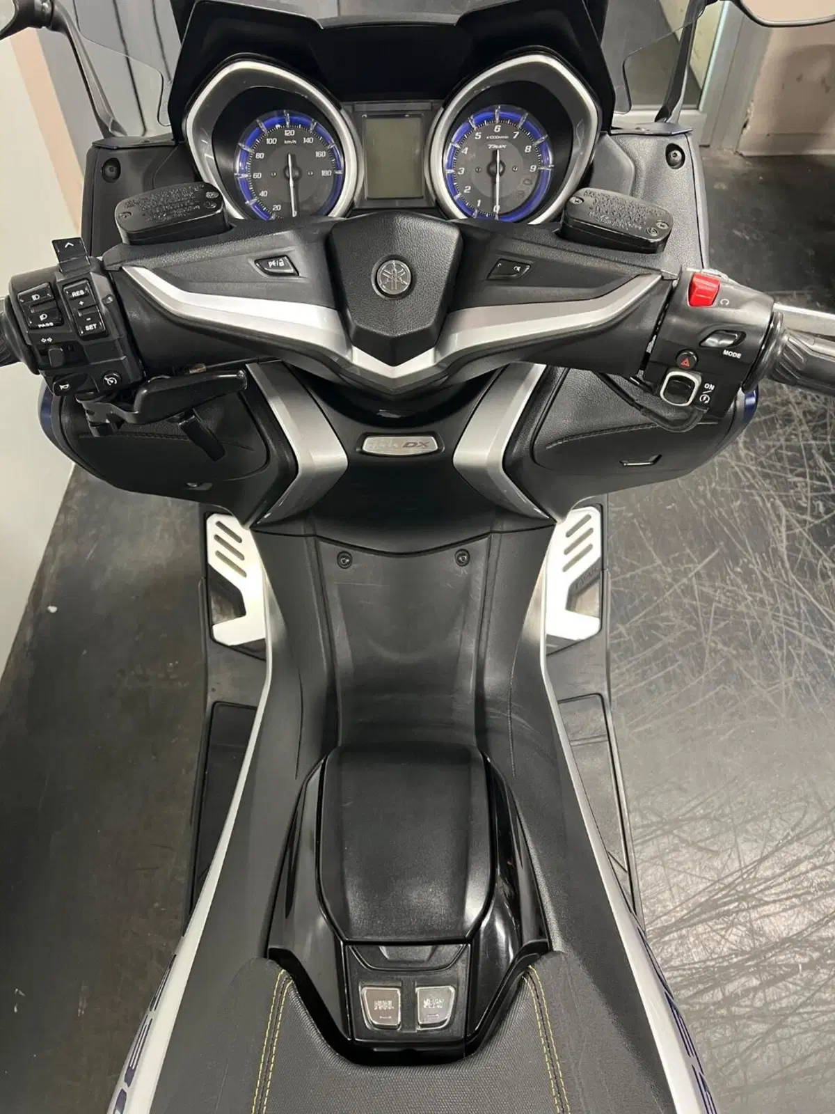 Yamaha T-Max 530 DX (2017 - 19) (9)
