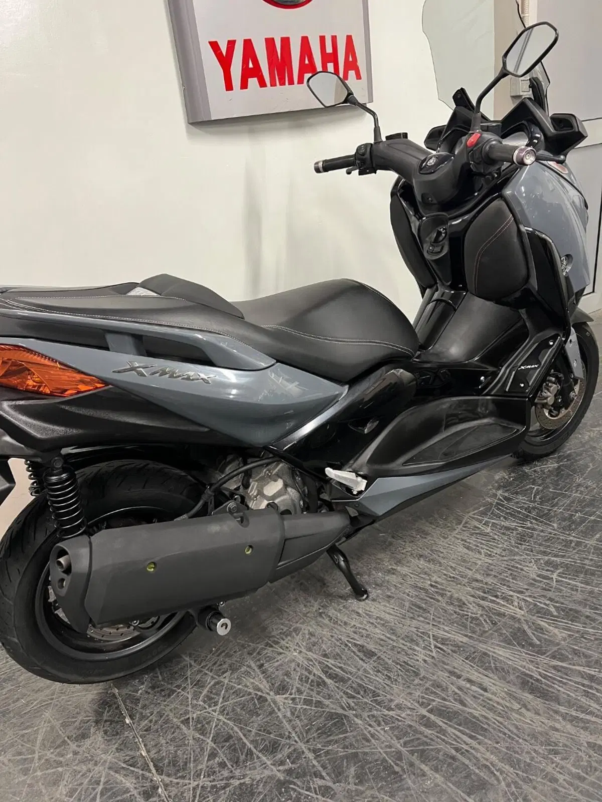 Yamaha X-Max 300 Tech Max (2021 - 24) (4)