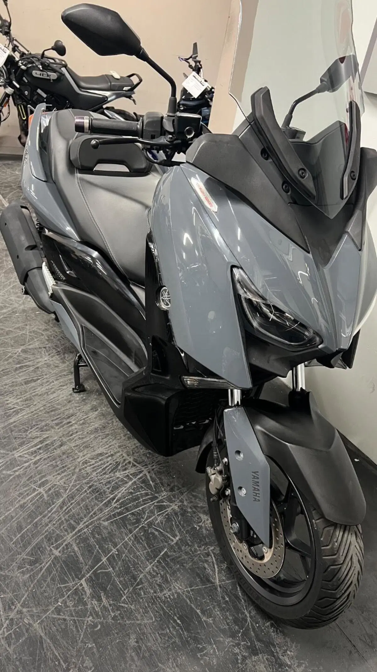 Yamaha X-Max 300 Tech Max (2021 - 24) (10)