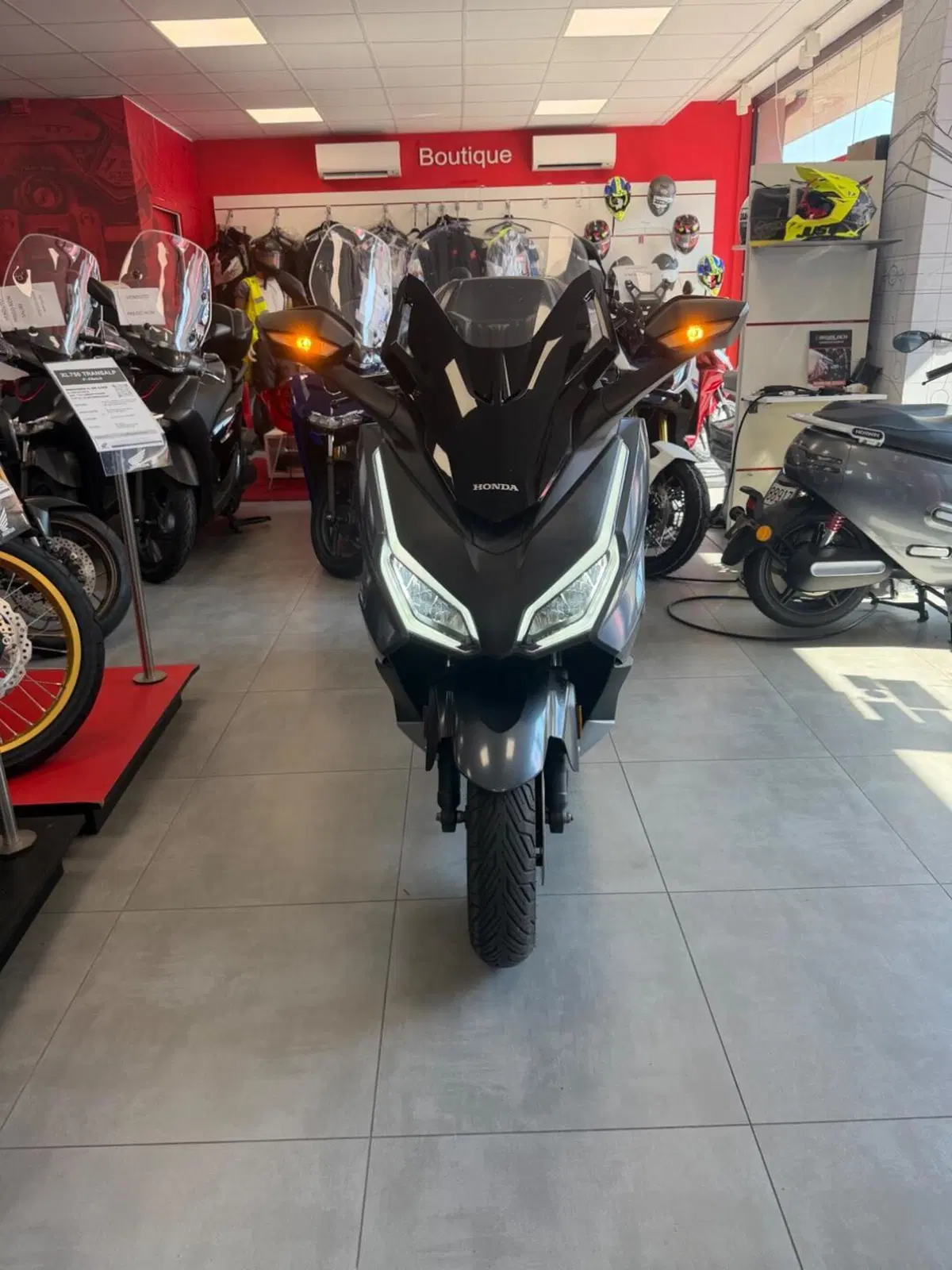 Honda Forza 350 Deluxe (2022 - 24) (2)