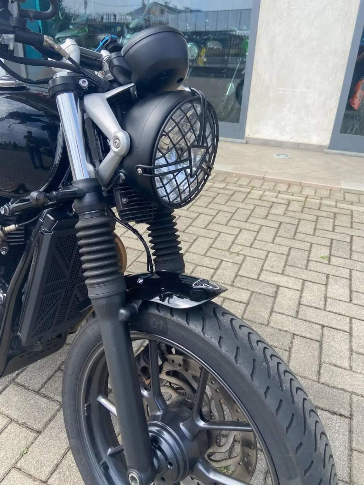 Triumph Street Twin 900 (2017 - 18) (3)