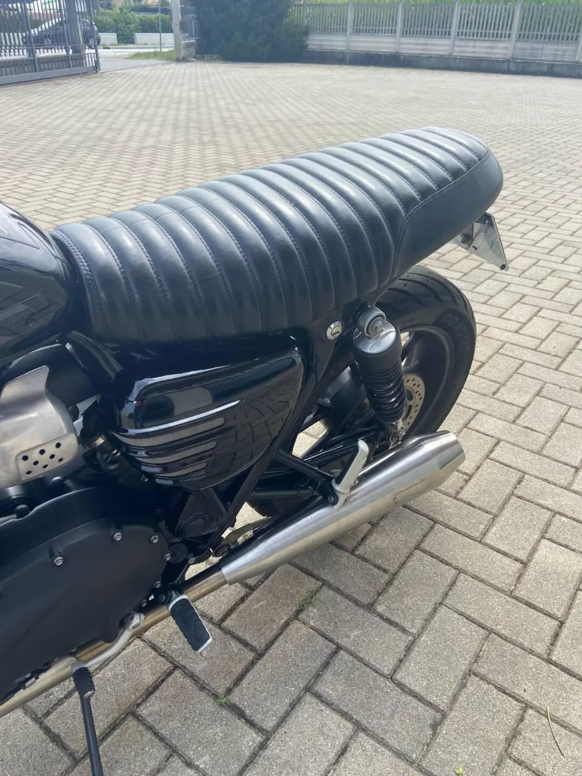 Triumph Street Twin 900 (2017 - 18) (4)