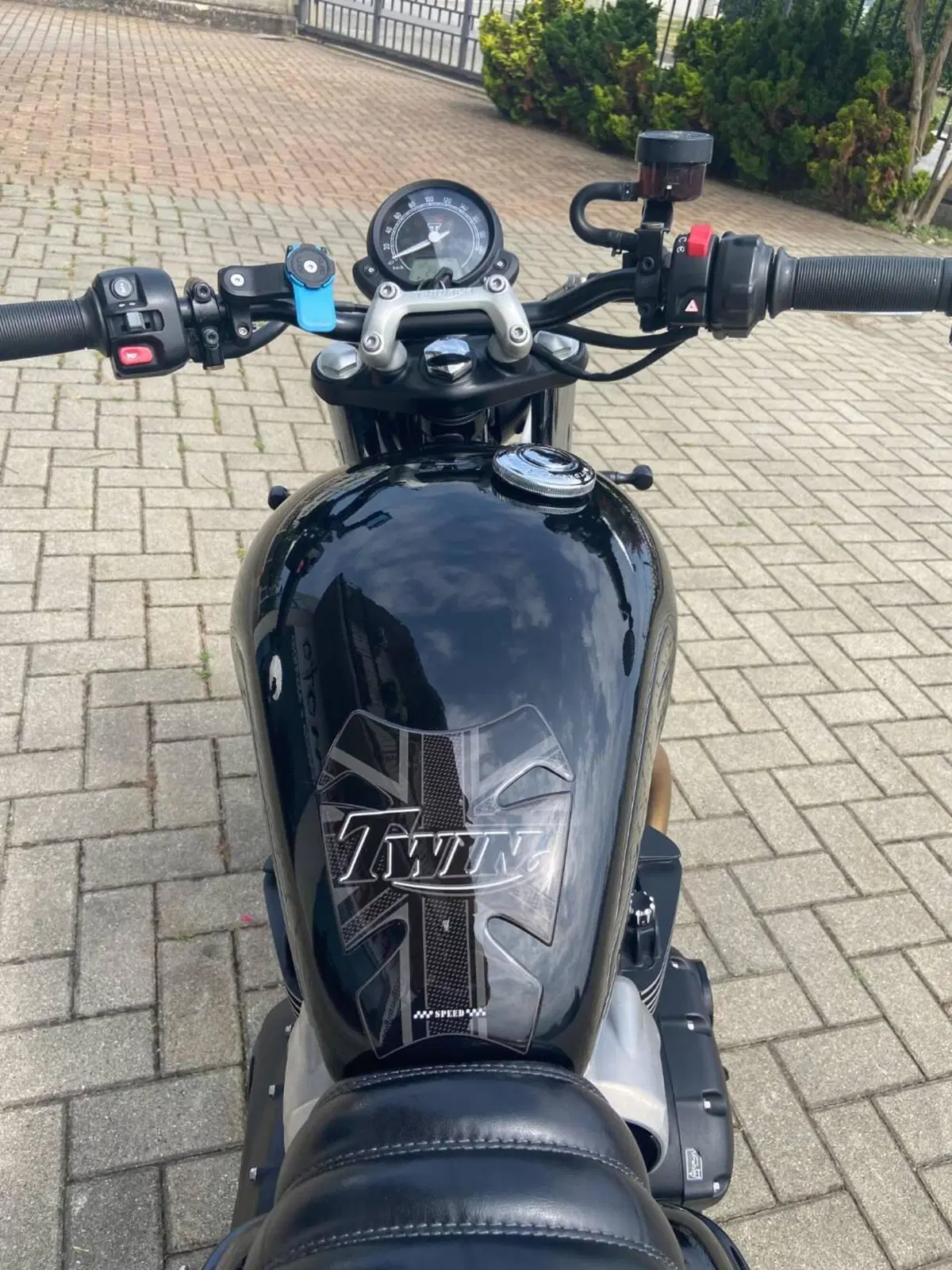 Triumph Street Twin 900 (2017 - 18) (8)