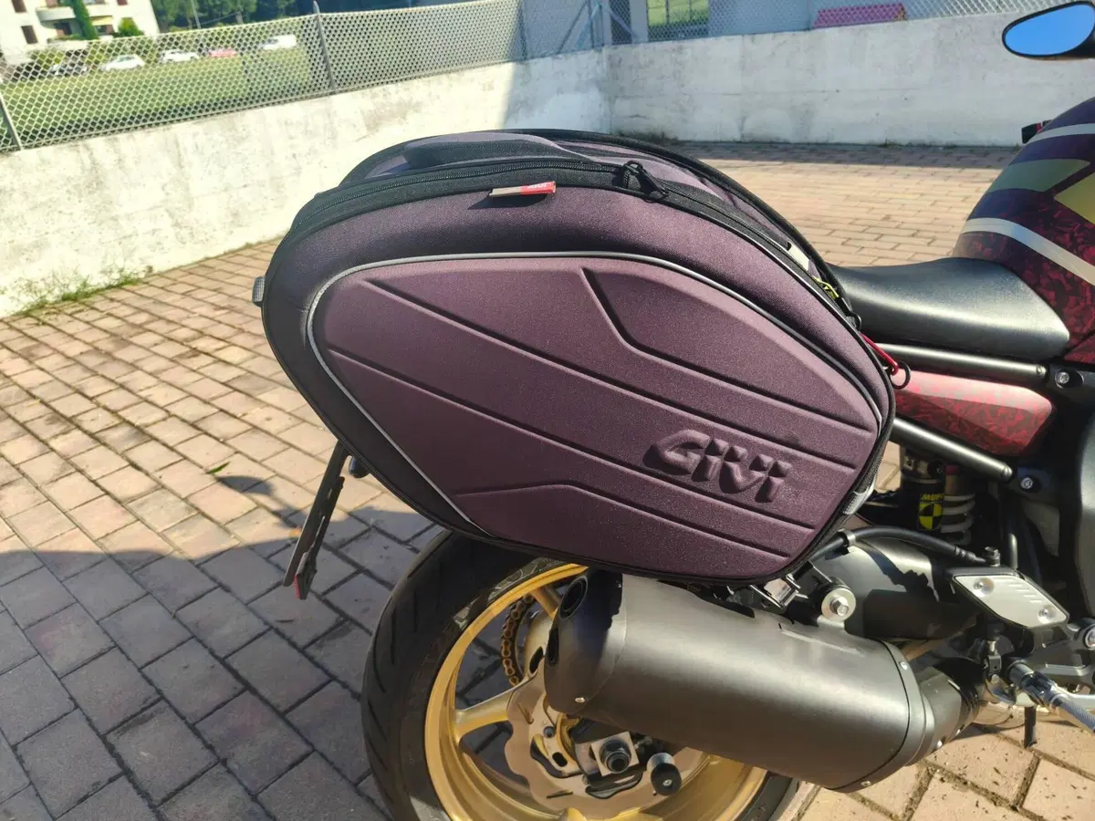 Yamaha FZ8 (2010 - 12) (8)