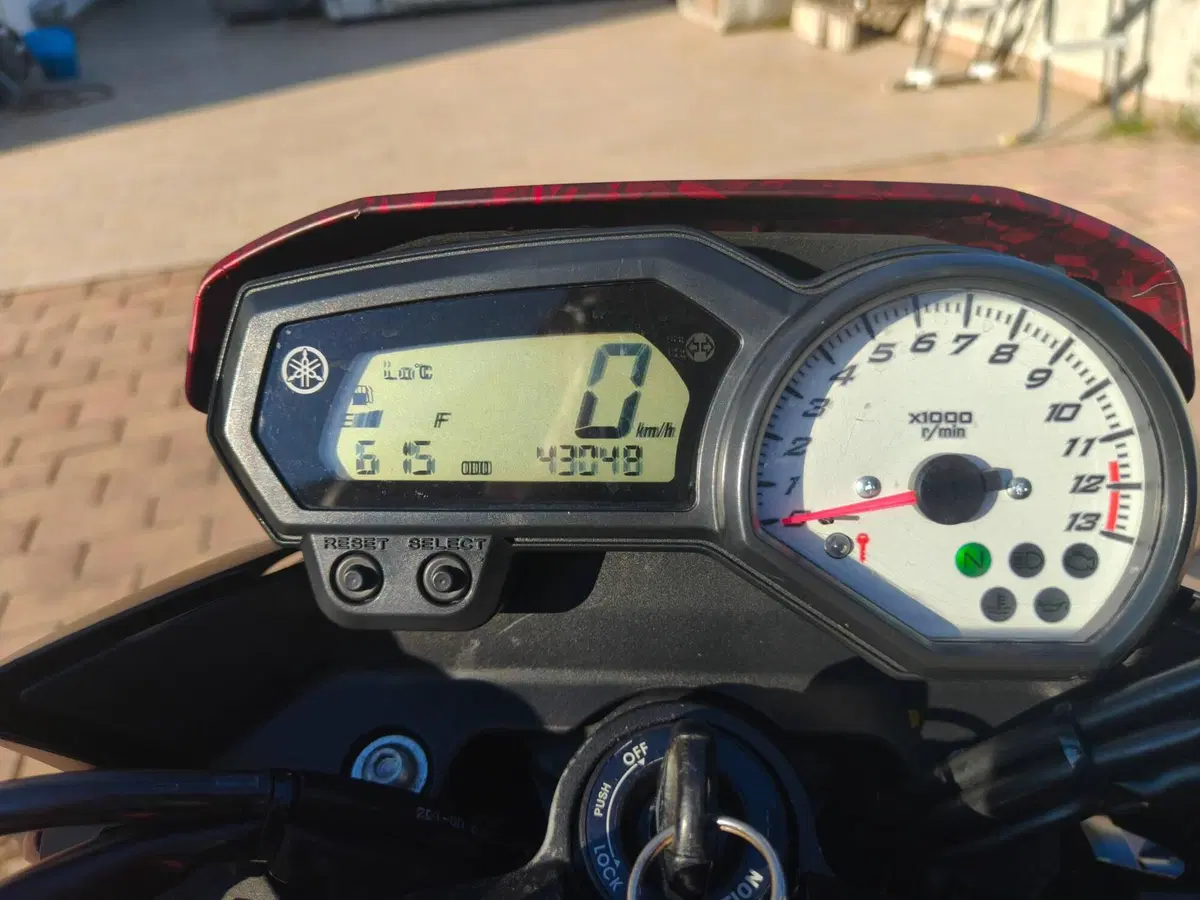 Yamaha FZ8 (2010 - 12) (10)