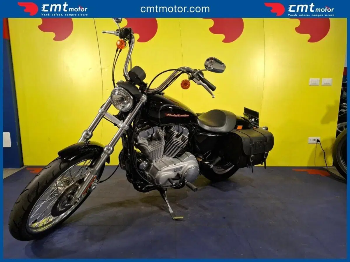 Harley-Davidson 883 Custom (2006 - 07) - XL 883C (4)