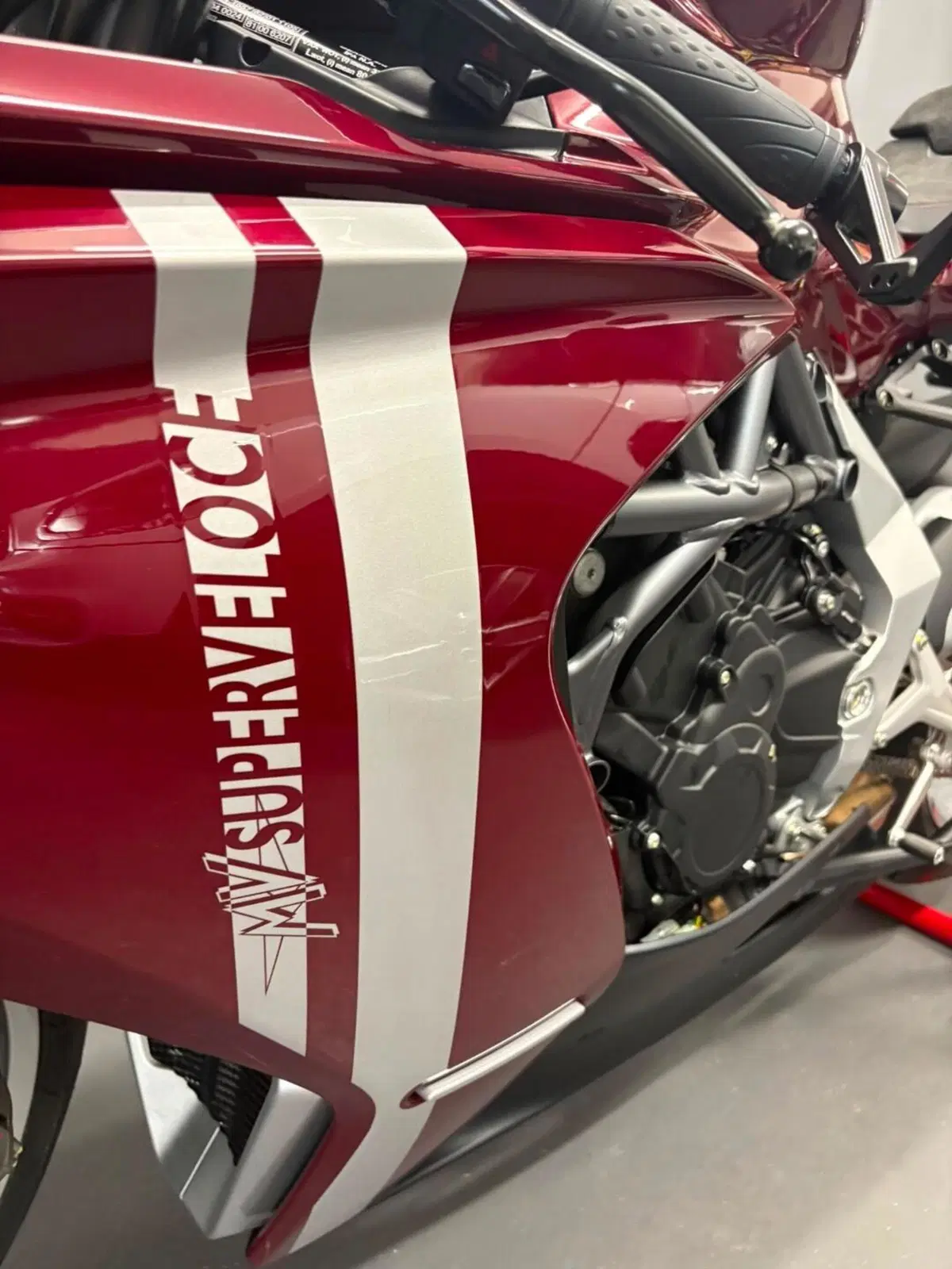 MV Agusta Superveloce 800 98 (2023 - 26) (2)