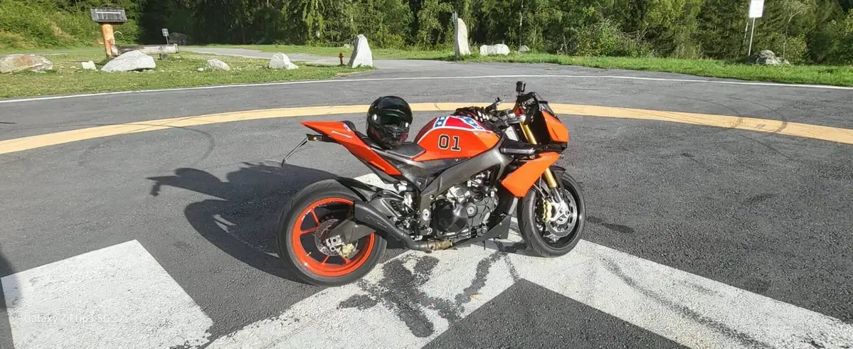 Aprilia Tuono V4 R APRC (2011 - 13)