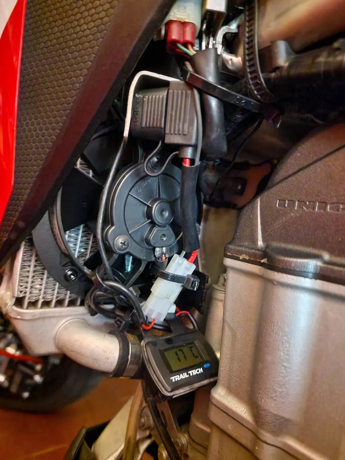 Honda CRF 450R (2017) (5)