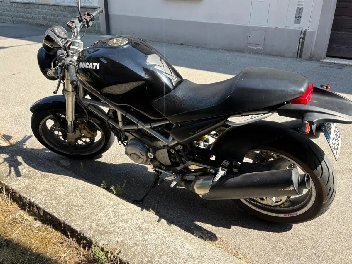 Ducati Monster 620 I.E. Dark (2002) (3)