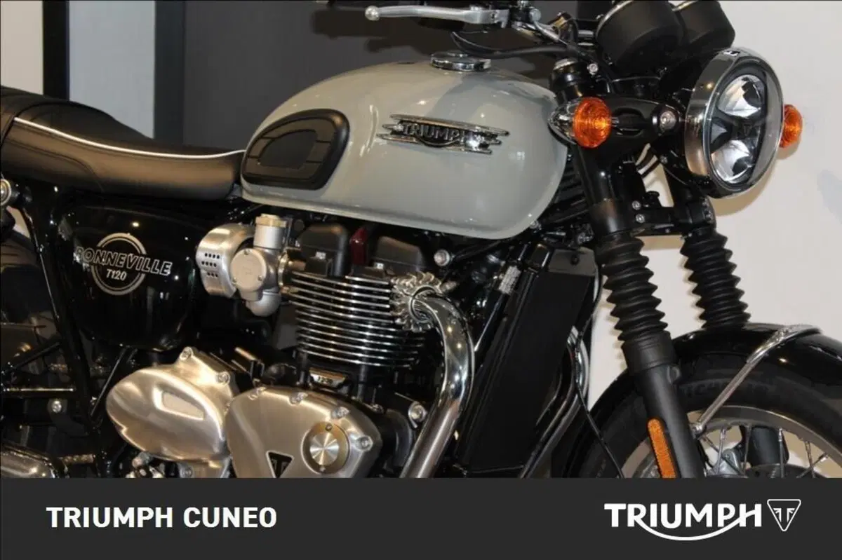 Triumph Bonneville T120 (2026) (3)