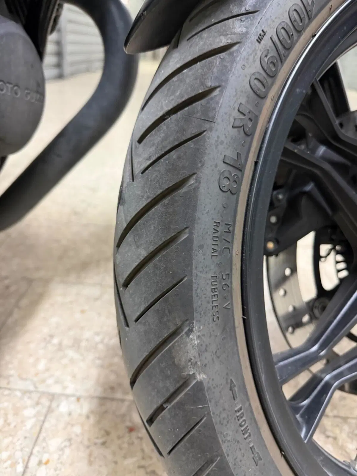 Moto Guzzi V7 III Stone Night Pack (2019 - 20) (7)