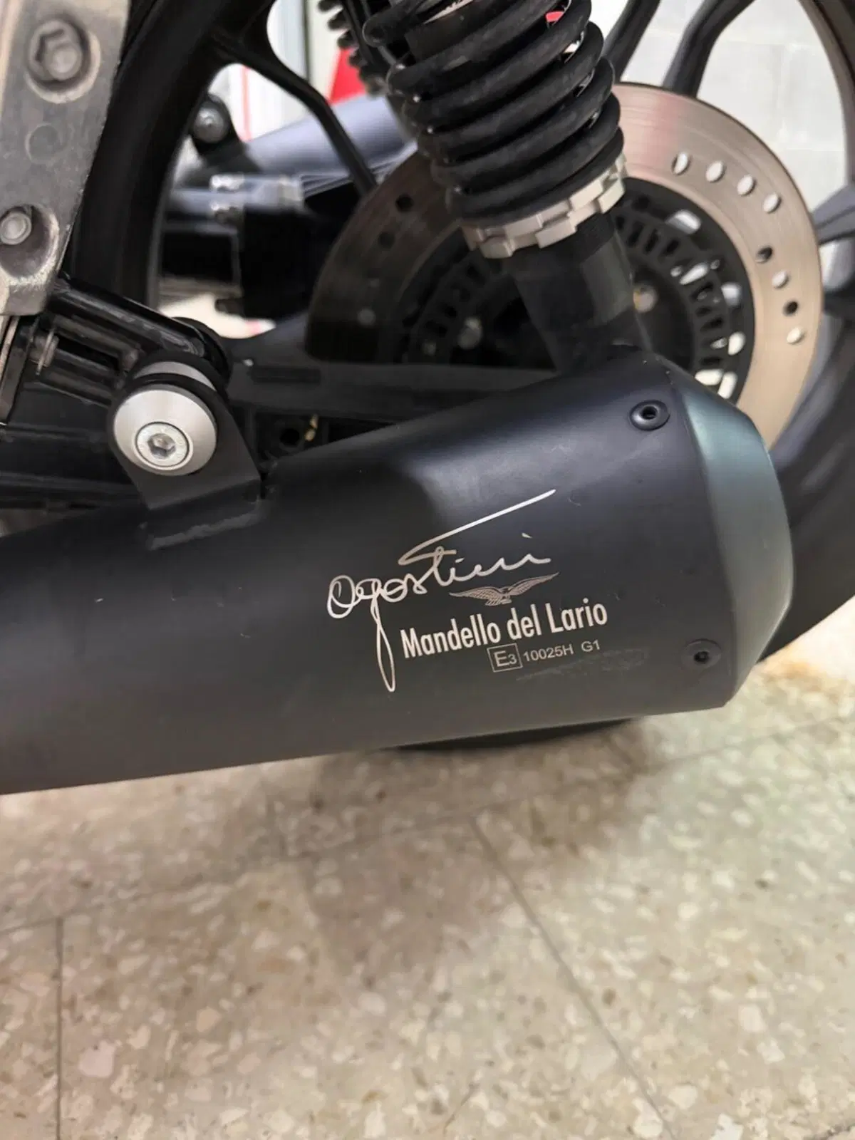 Moto Guzzi V7 III Stone Night Pack (2019 - 20) (10)