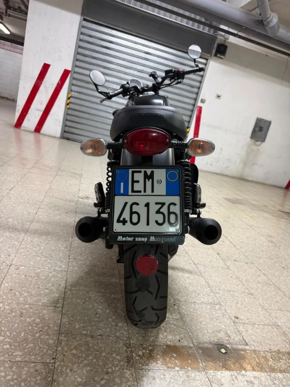 Moto Guzzi V7 III Stone Night Pack (2019 - 20) (13)