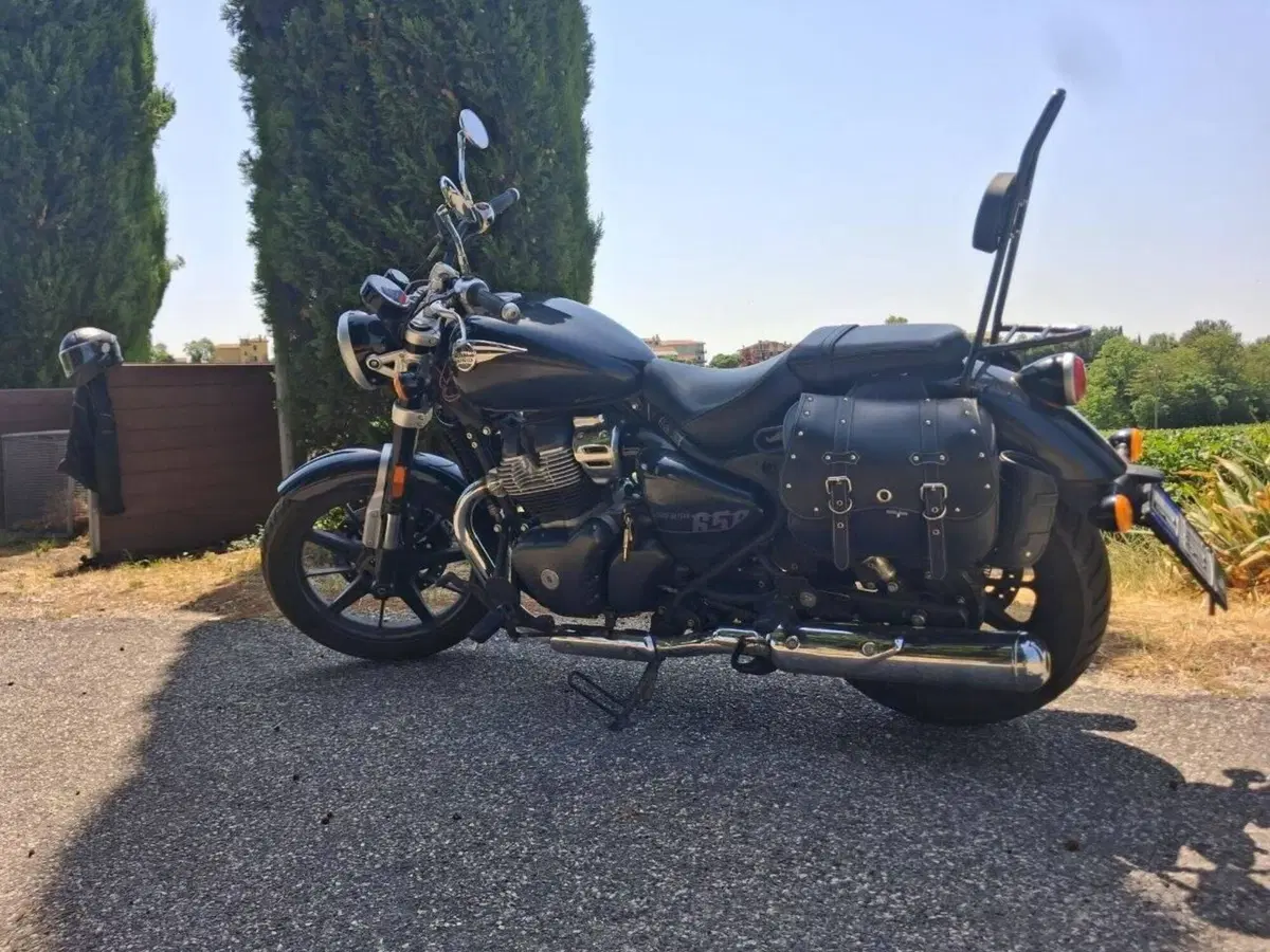 Royal Enfield Super Meteor 650 (2023 - 26) (2)