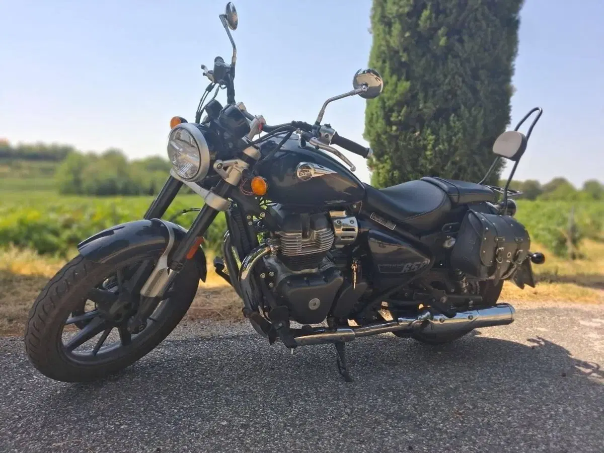 Royal Enfield Super Meteor 650 (2023 - 26) (8)