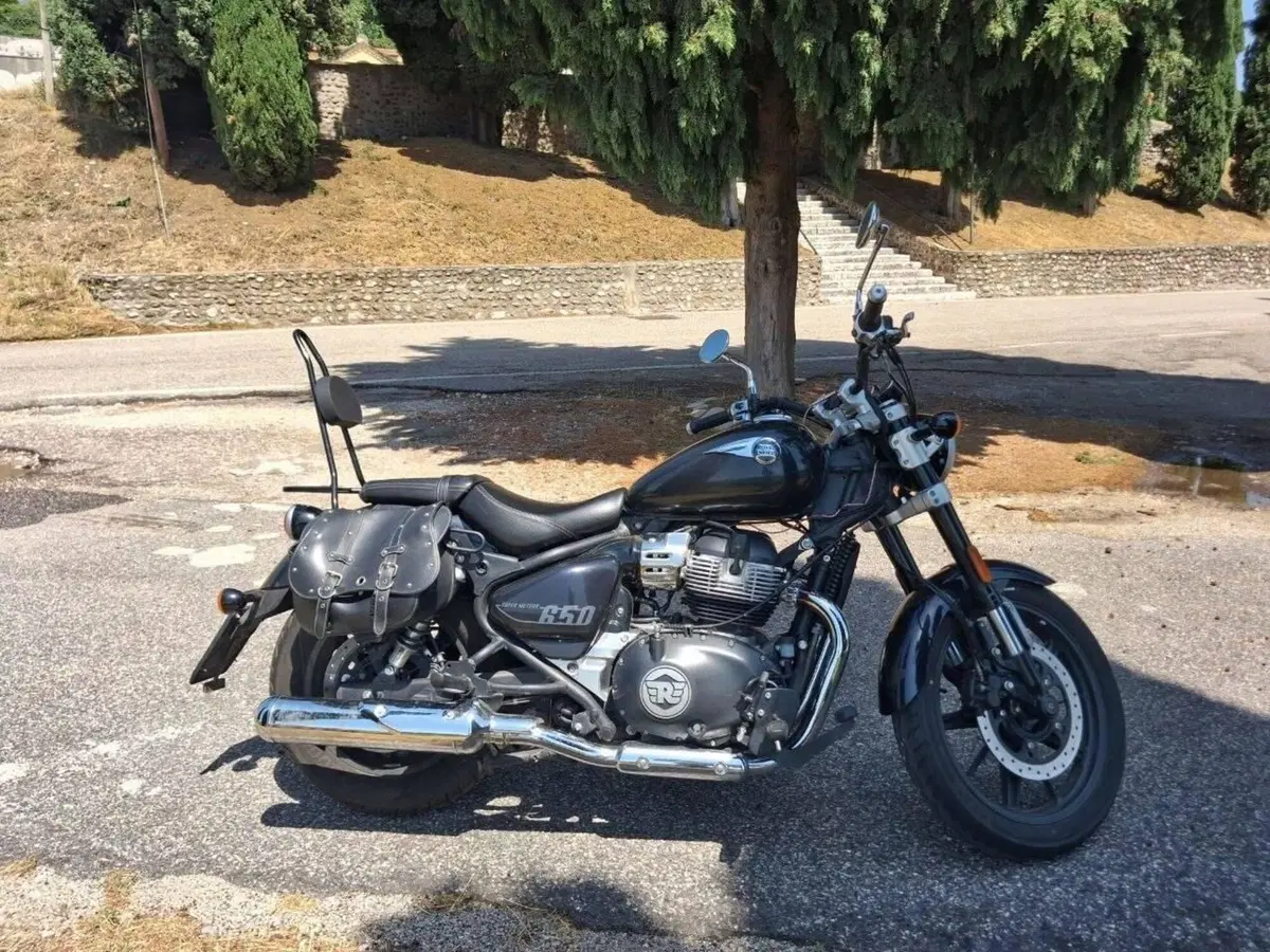 Royal Enfield Super Meteor 650 (2023 - 26) (10)