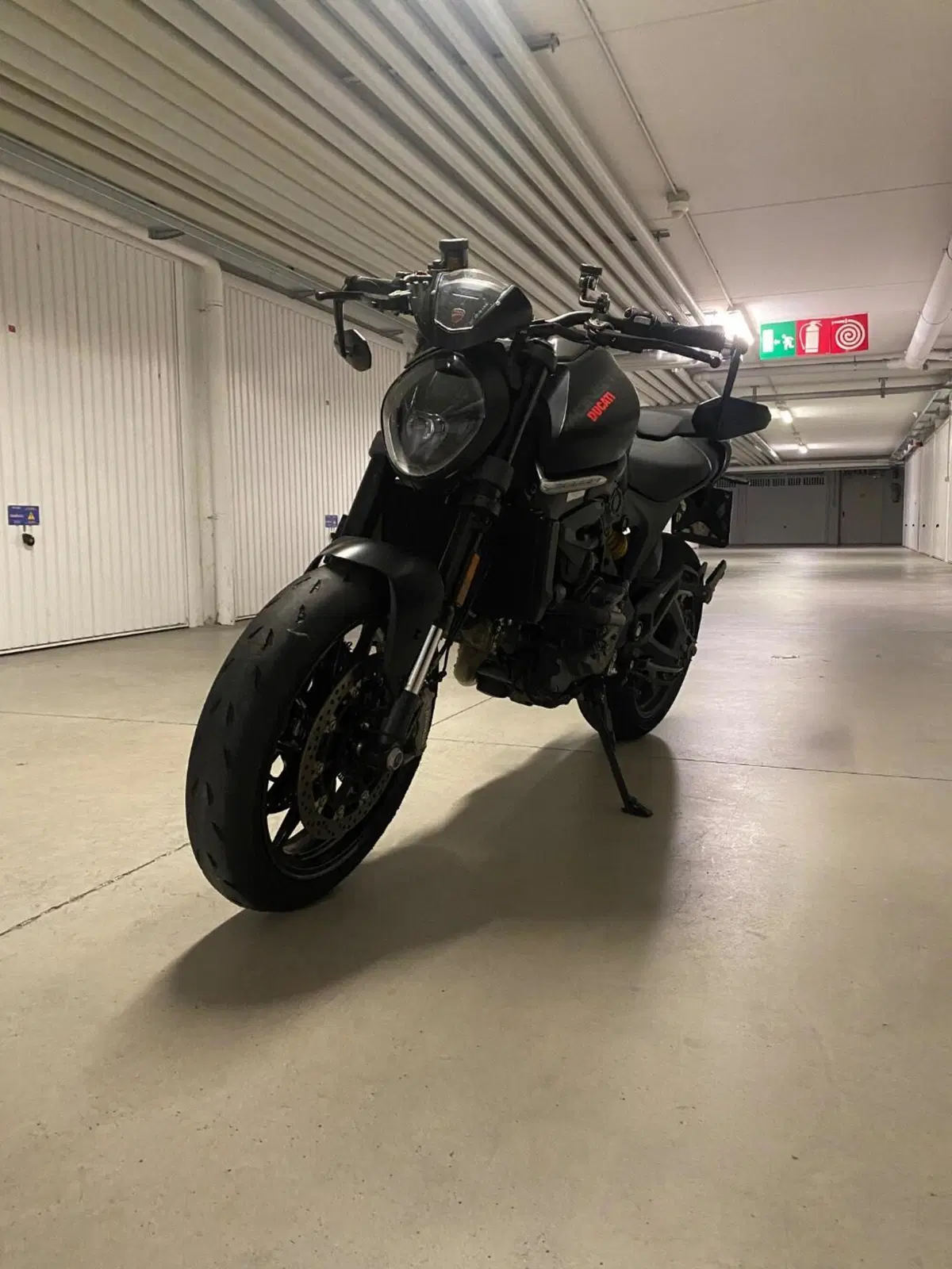 Ducati Monster 937 + (2021 - 25) (2)