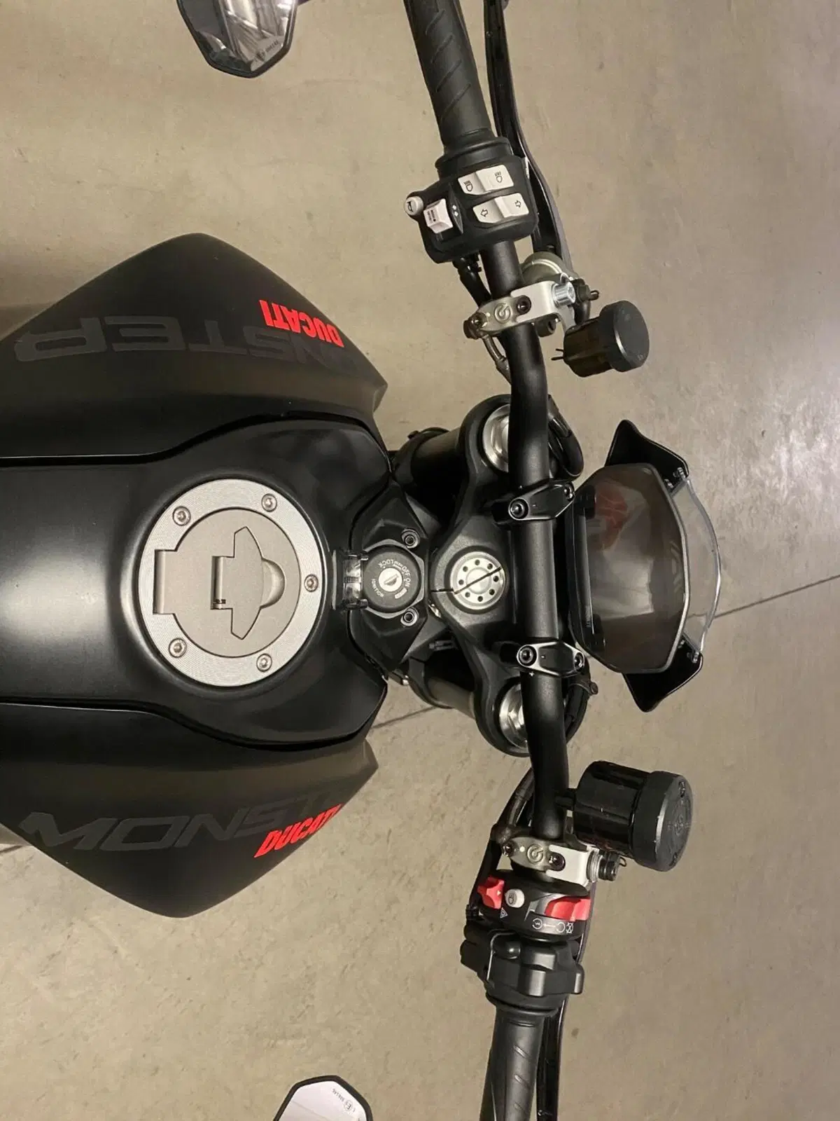 Ducati Monster 937 + (2021 - 25) (7)