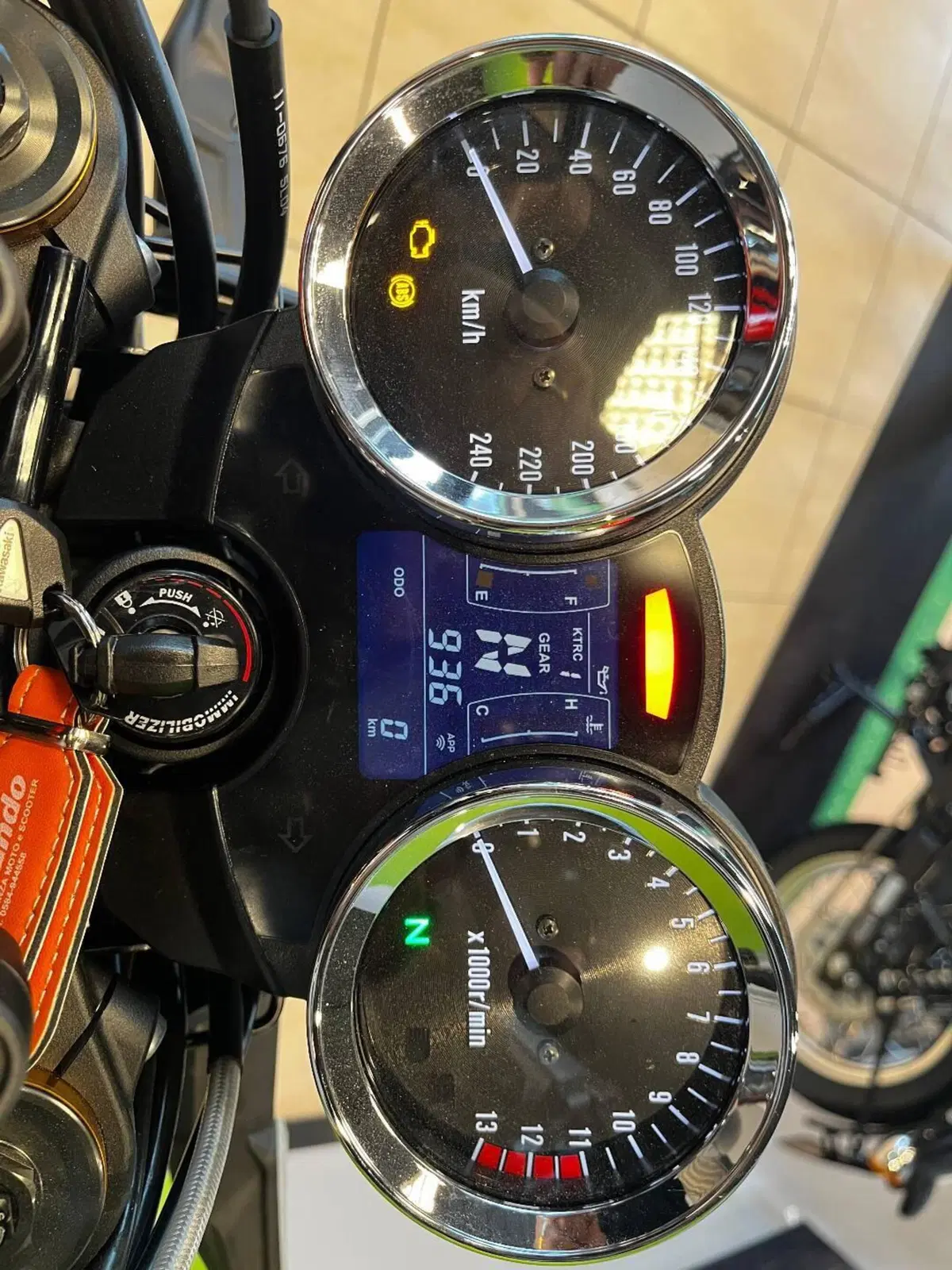 Kawasaki Z 900 RS SE (2026) (2)