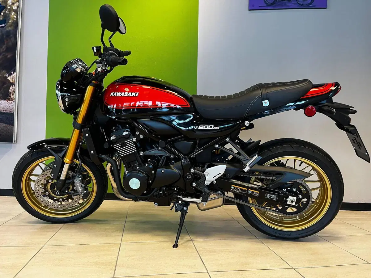 Kawasaki Z 900 RS SE (2026) (4)