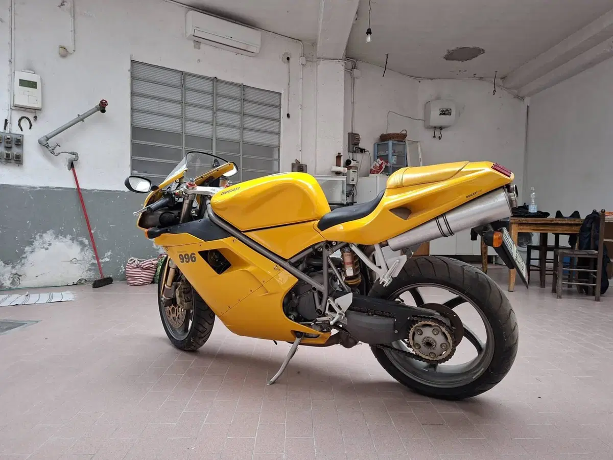 Ducati 996 Biposto (1998 - 01) (2)