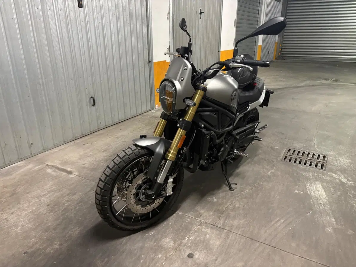Benelli Leoncino 800 Trail (2022 - 26) (2)