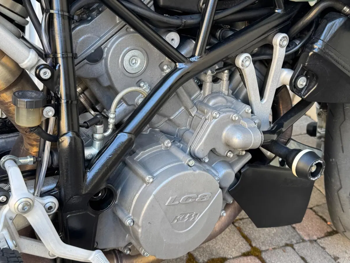 KTM 990 Super Duke (2007 - 11) (7)