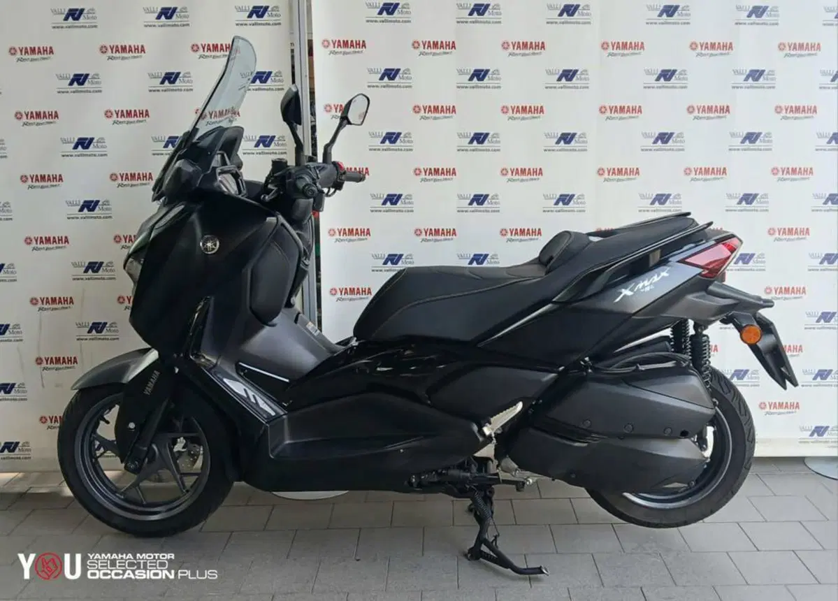 Yamaha X-Max 300 Tech Max (2021 - 24) (2)
