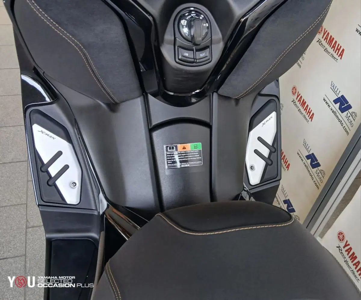 Yamaha X-Max 300 Tech Max (2021 - 24) (4)
