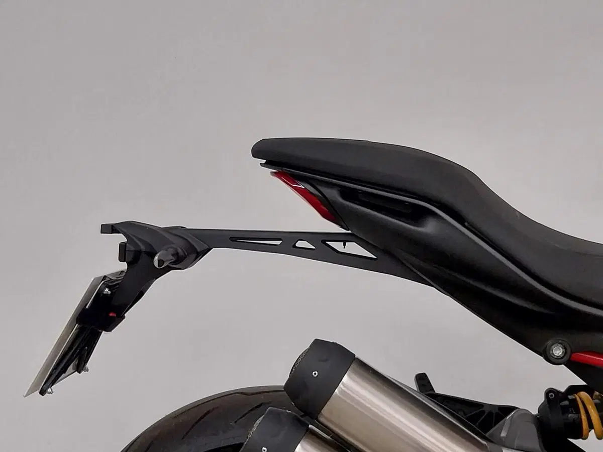 Ducati Monster 890 + (2026) (6)