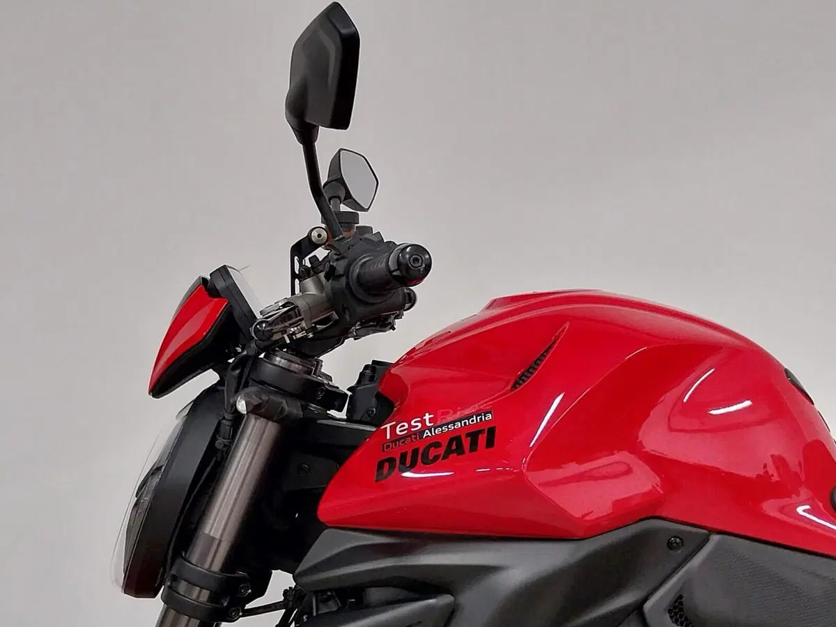 Ducati Monster 890 + (2026) (14)