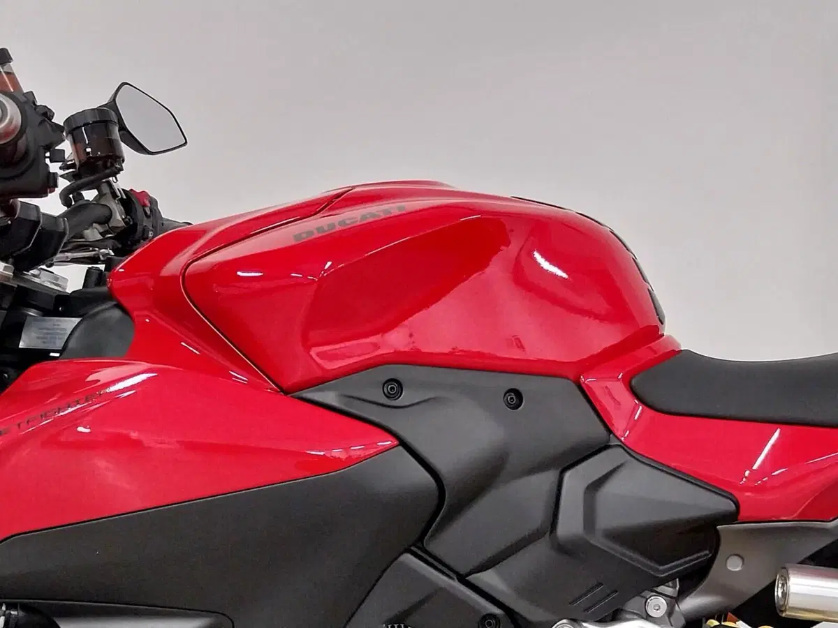 Ducati Streetfighter V2 S (2025 - 26) (15)