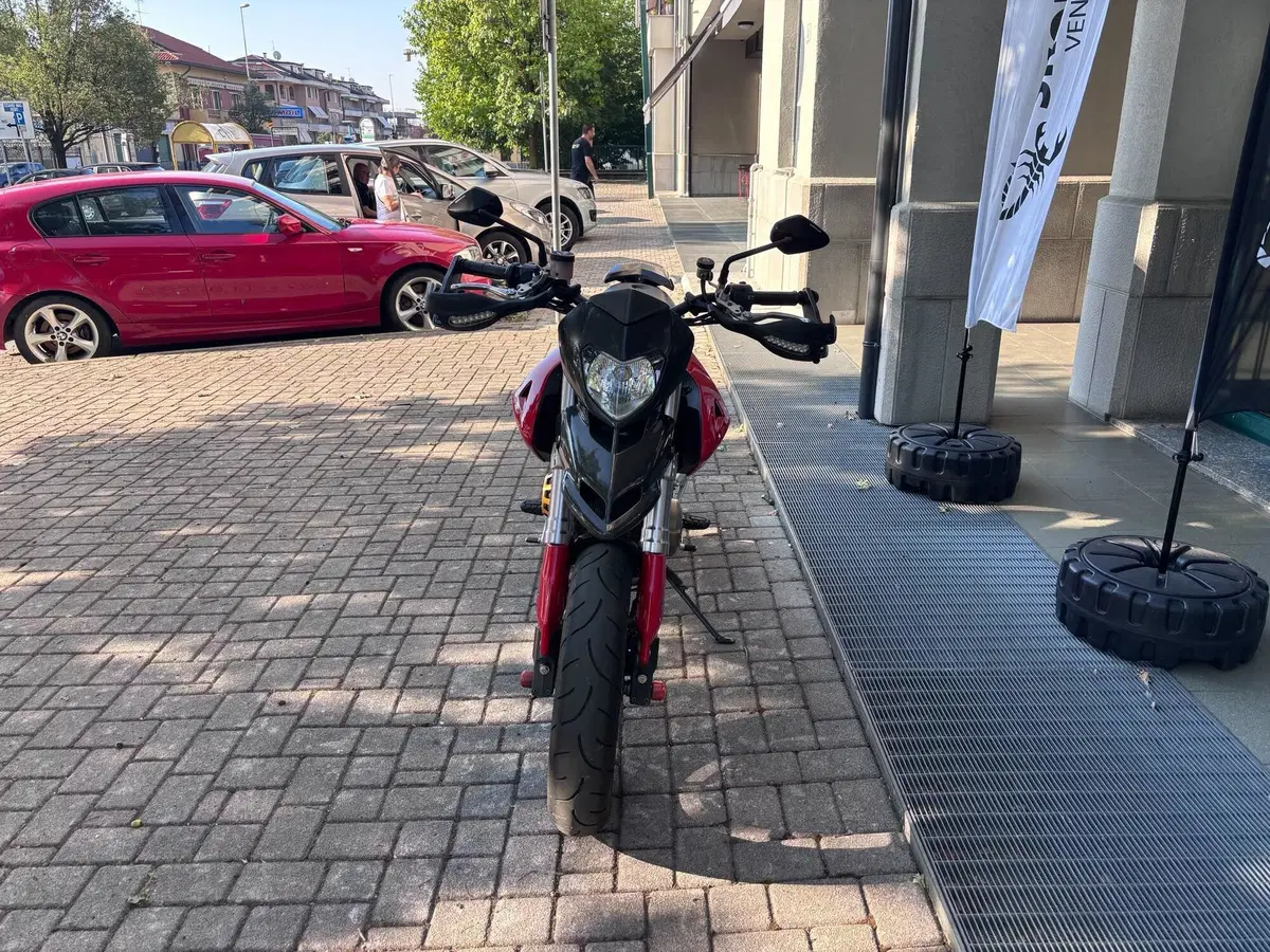 Ducati Hypermotard 1100 (2007 - 09) (3)