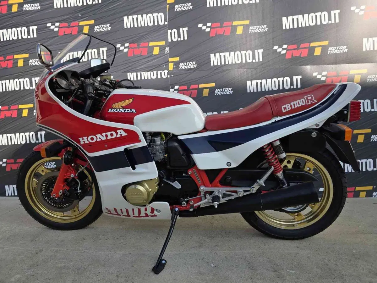 Honda cb1100r Scambio con Rolex (2)