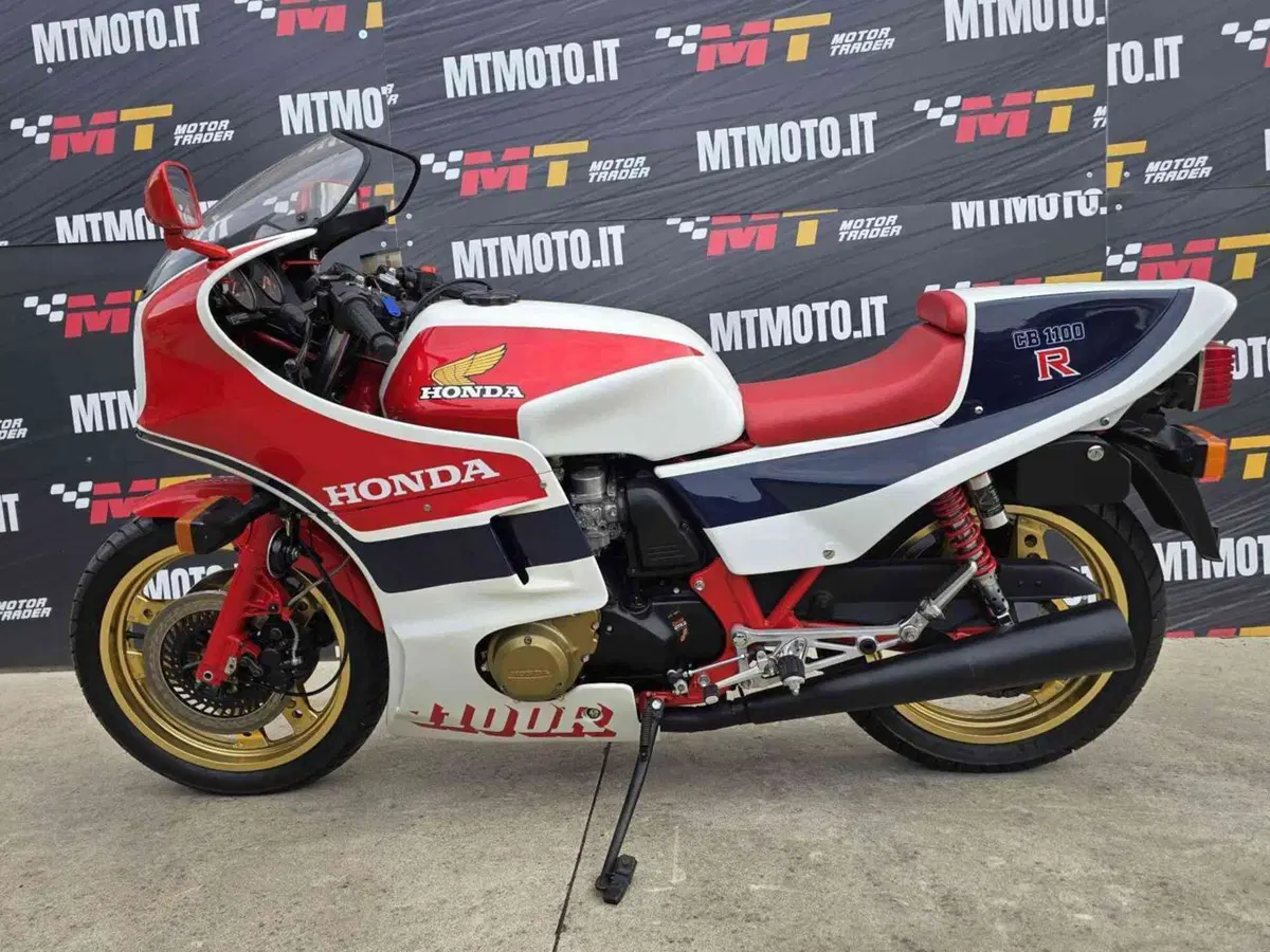 Honda cb1100r Scambio con Rolex (2)
