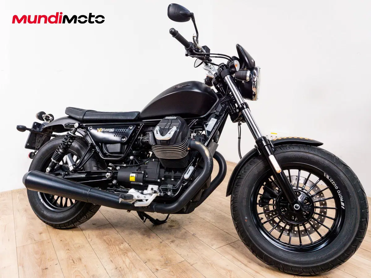 Moto Guzzi V9 Bobber (2016 - 18) (2)