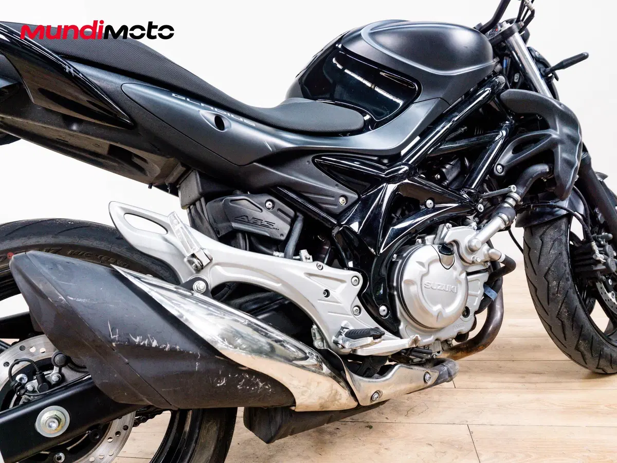 Suzuki Gladius 650 SFV ABS (2009 - 15) (4)