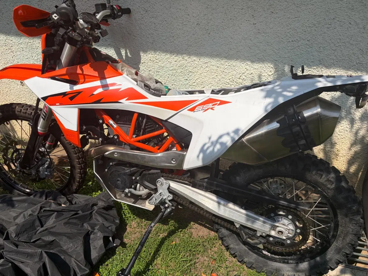 KTM 690 Enduro R (2026) (2)