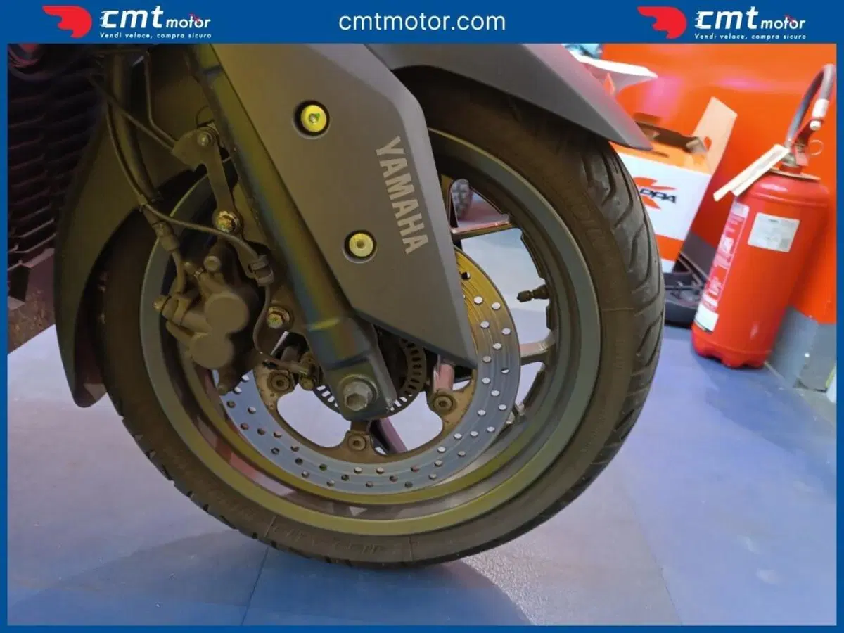 Yamaha X-Max 300 (2021 - 24) (10)