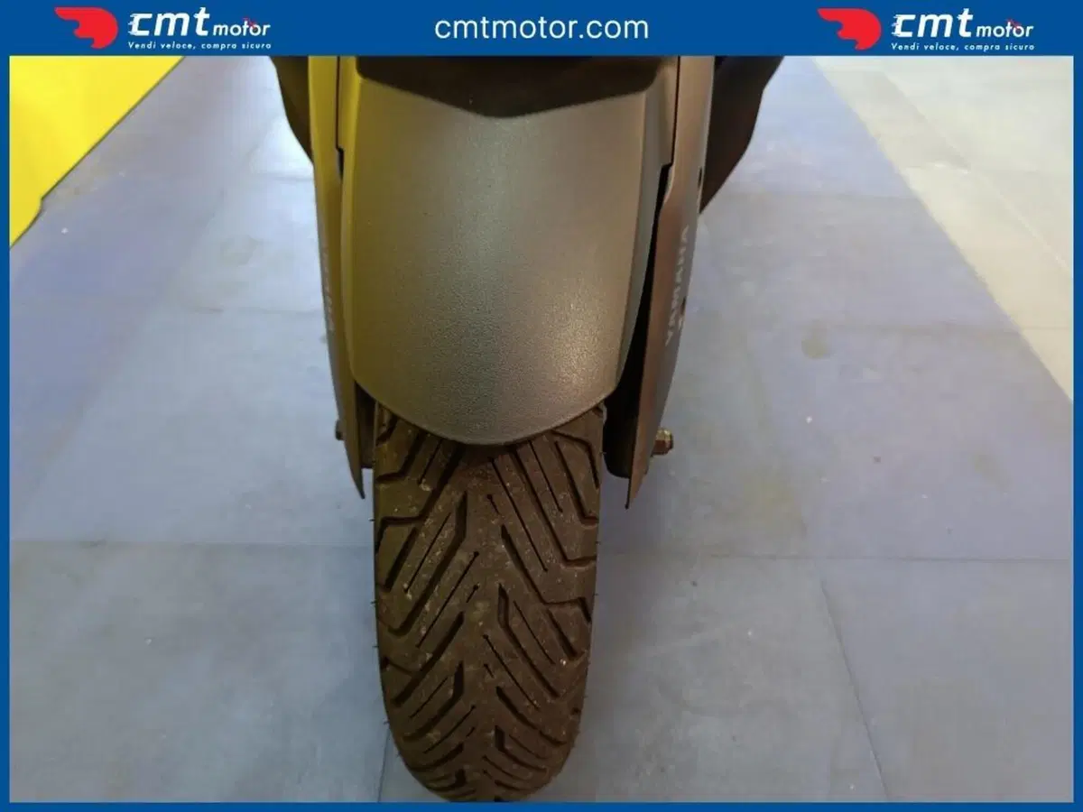 Yamaha X-Max 300 (2021 - 24) (11)