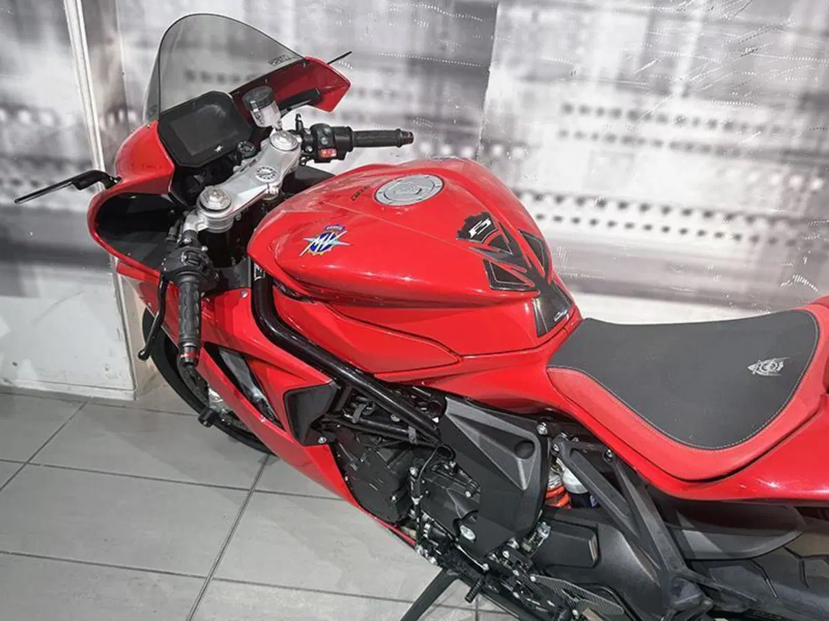 MV Agusta F3 800 Rosso (2021 - 23) (4)