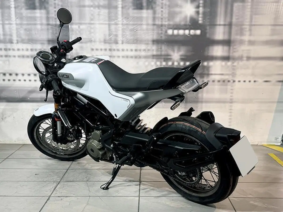 Husqvarna Vitpilen 401 (2021 - 23) (2)