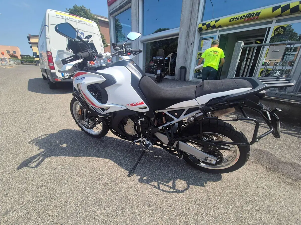 MV Agusta LXP Orioli (2024 - 26) (4)